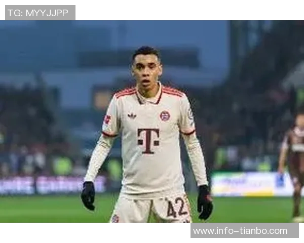 穆西亚拉今日完成个人训练状态回暖但出战科隆仍存疑虑 穆西亚拉今日完成个人训练状态回暖但出战科隆仍存疑虑